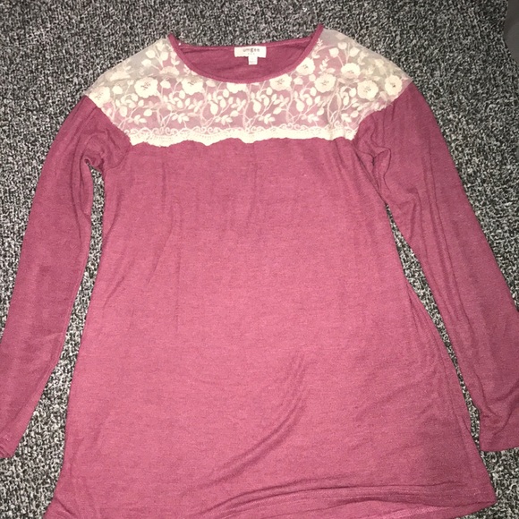 NWOT!! Umgee Sweater/blouse - Picture 1 of 3
